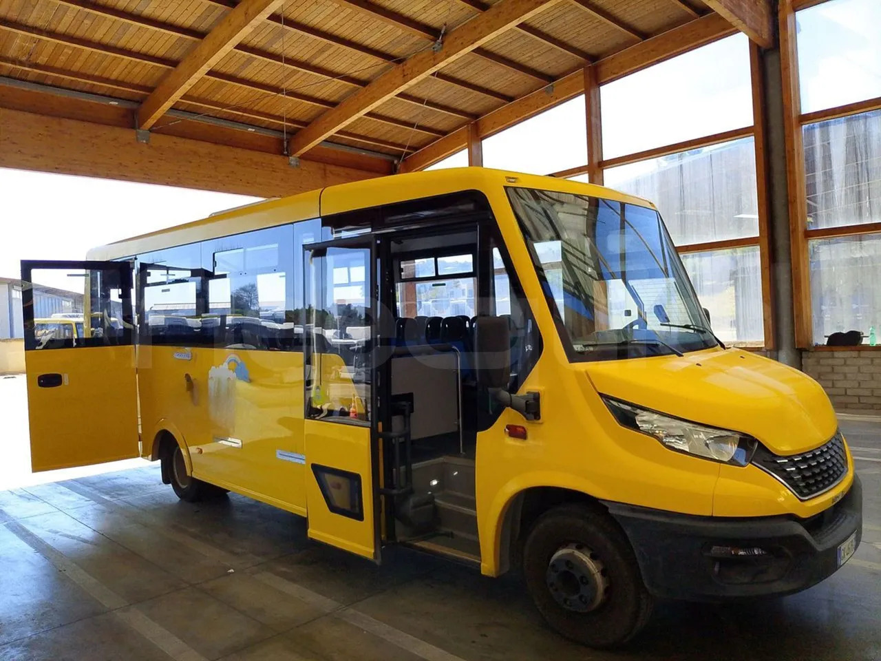Školski autobus Iveco Indcar: slika Školski autobus Iveco Indcar