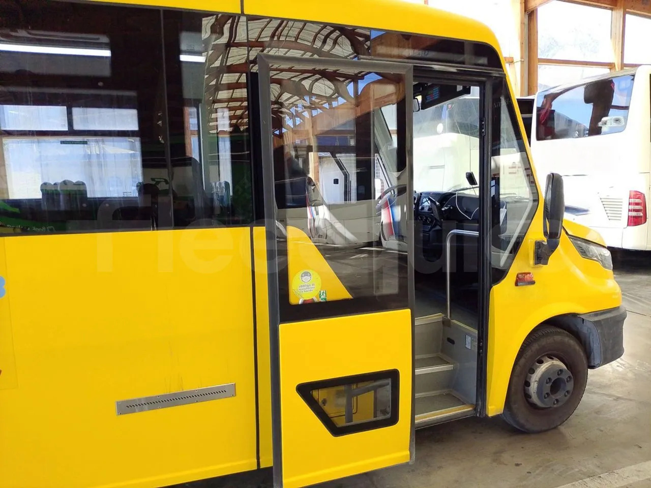 Školski autobus Iveco Indcar: slika Školski autobus Iveco Indcar