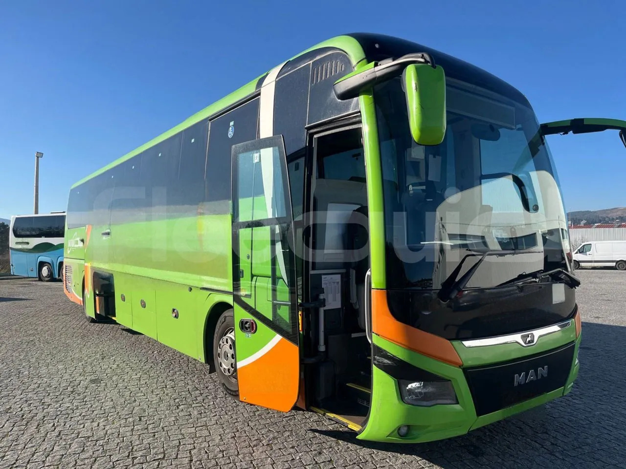 Man Lion's Coach - Turistički autobus: slika  Man Lion's Coach - Turistički autobus Man Lion's Coach - Turistički autobus: slika  Man Lion's Coach - Turistički autobus