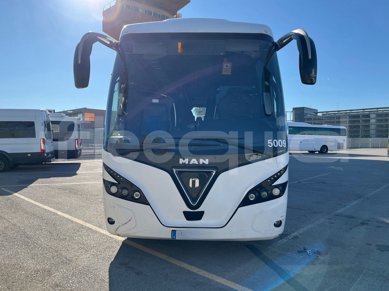 Man Noge - Turistički autobus: slika Man Noge - Turistički autobus Man Noge - Turistički autobus: slika Man Noge - Turistički autobus