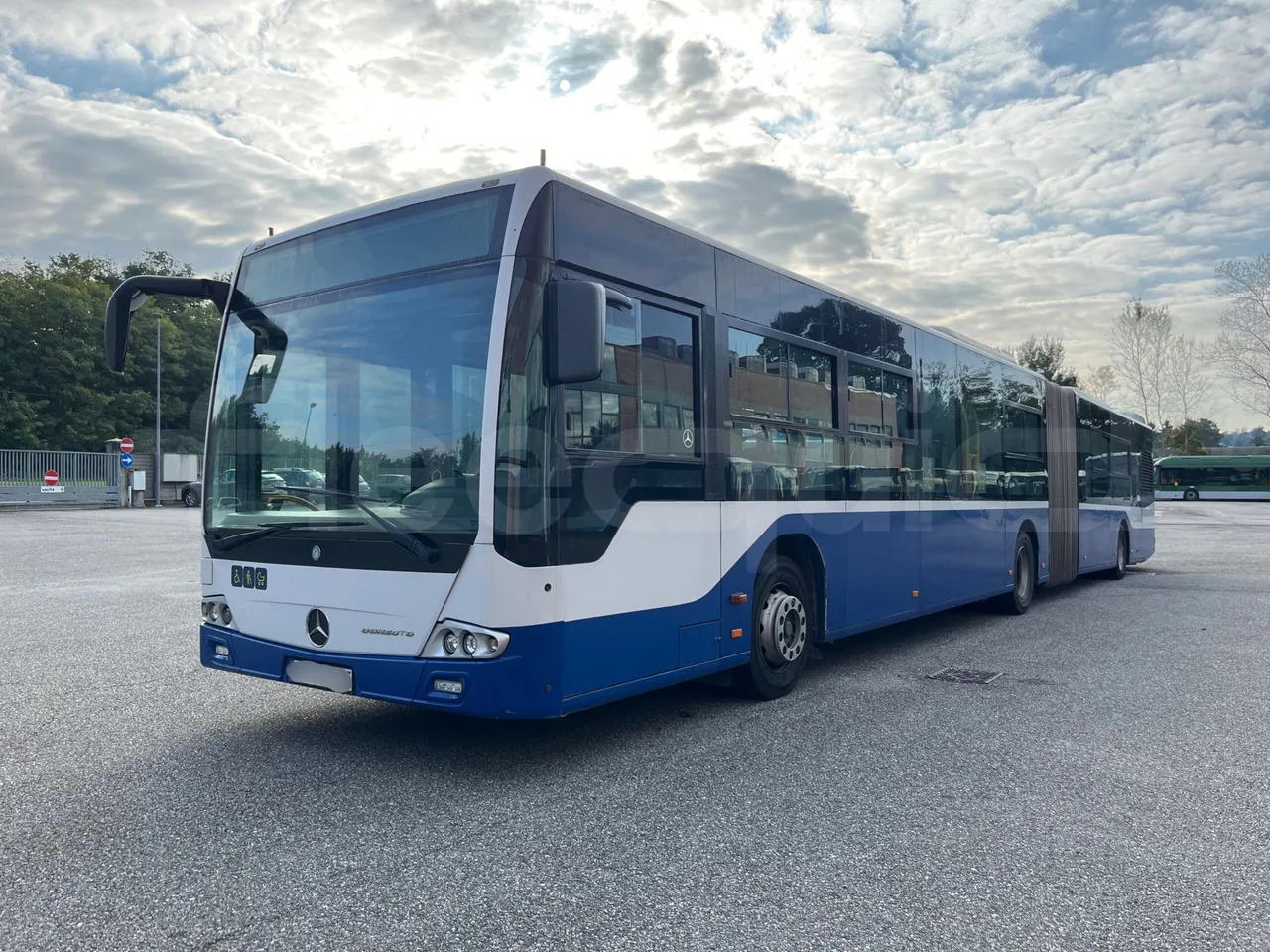 Mercedes-Benz Conecto - Zglobni autobus: slika Mercedes-Benz Conecto - Zglobni autobus Mercedes-Benz Conecto - Zglobni autobus: slika Mercedes-Benz Conecto - Zglobni autobus