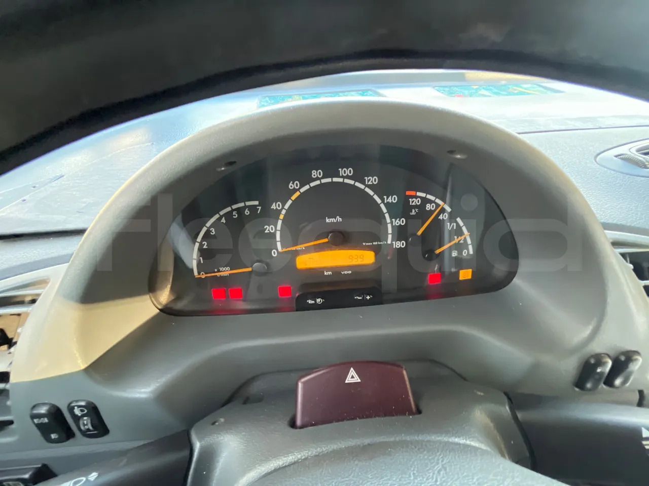 Mercedes-Benz Ibis - Prigradski autobus: slika  Mercedes-Benz Ibis - Prigradski autobus Mercedes-Benz Ibis - Prigradski autobus: slika  Mercedes-Benz Ibis - Prigradski autobus