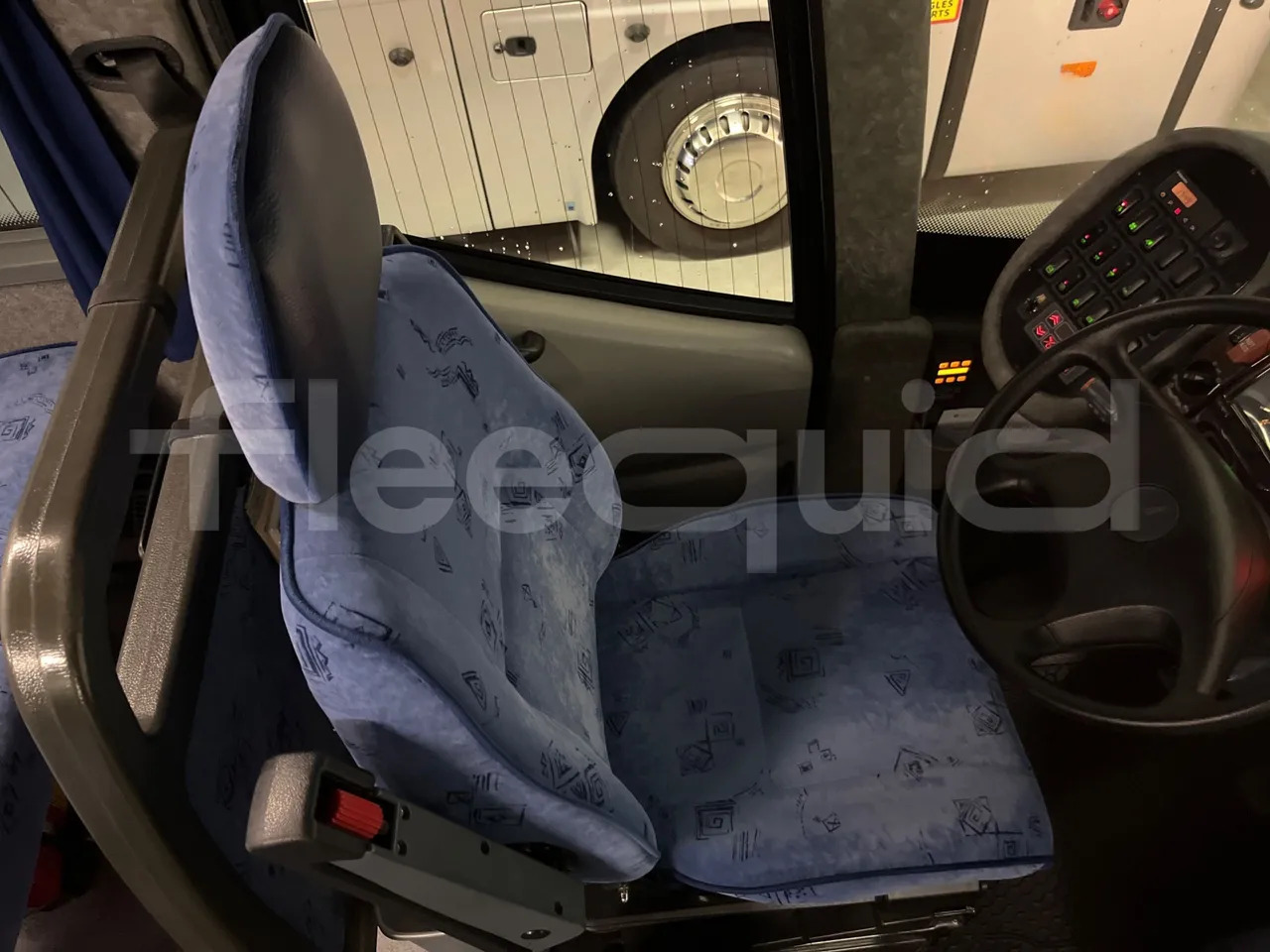 Turistički autobus Mercedes-Benz MB 818 S: slika Turistički autobus Mercedes-Benz MB 818 S