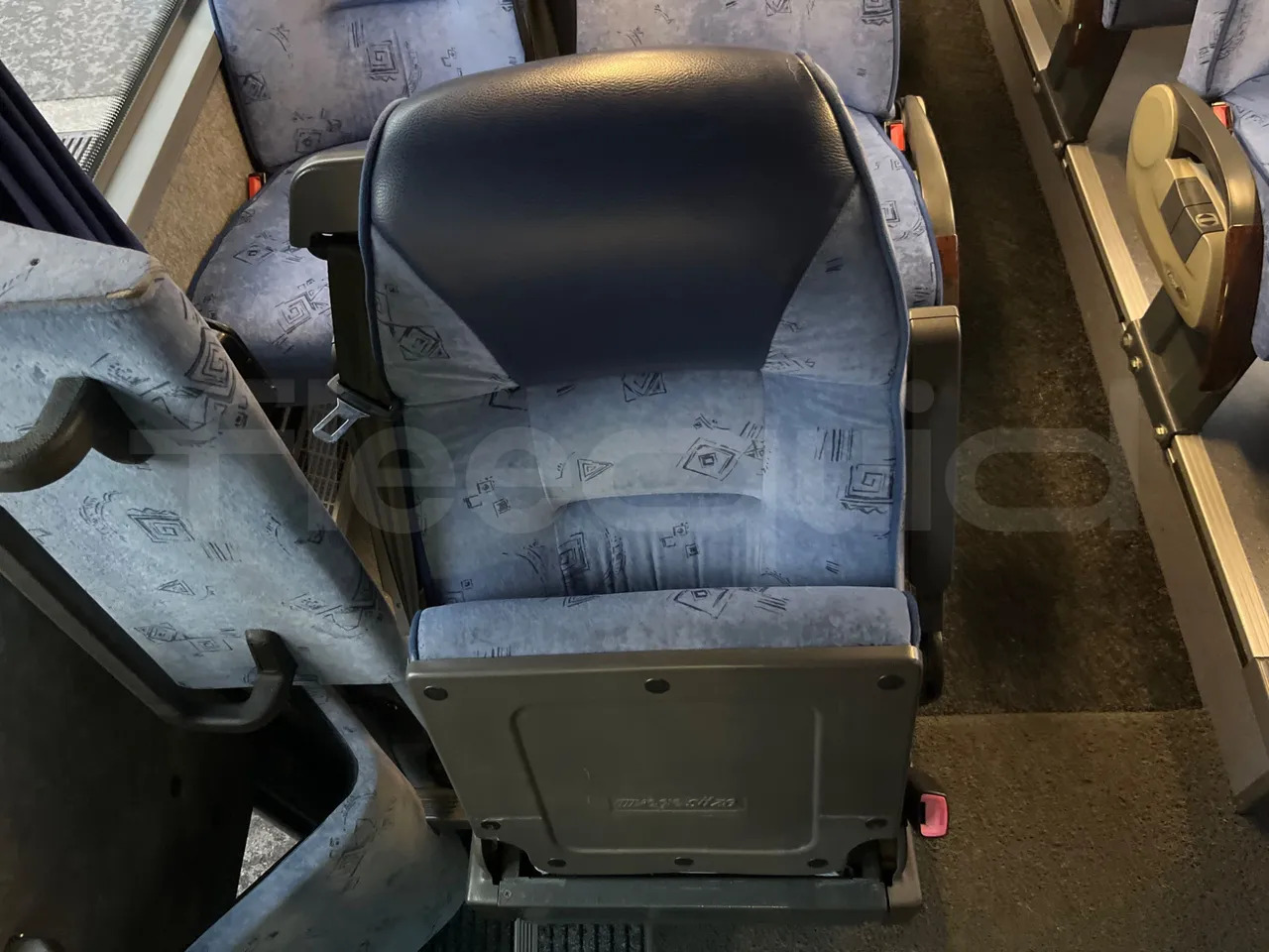 Turistički autobus Mercedes-Benz MB 818 S: slika Turistički autobus Mercedes-Benz MB 818 S