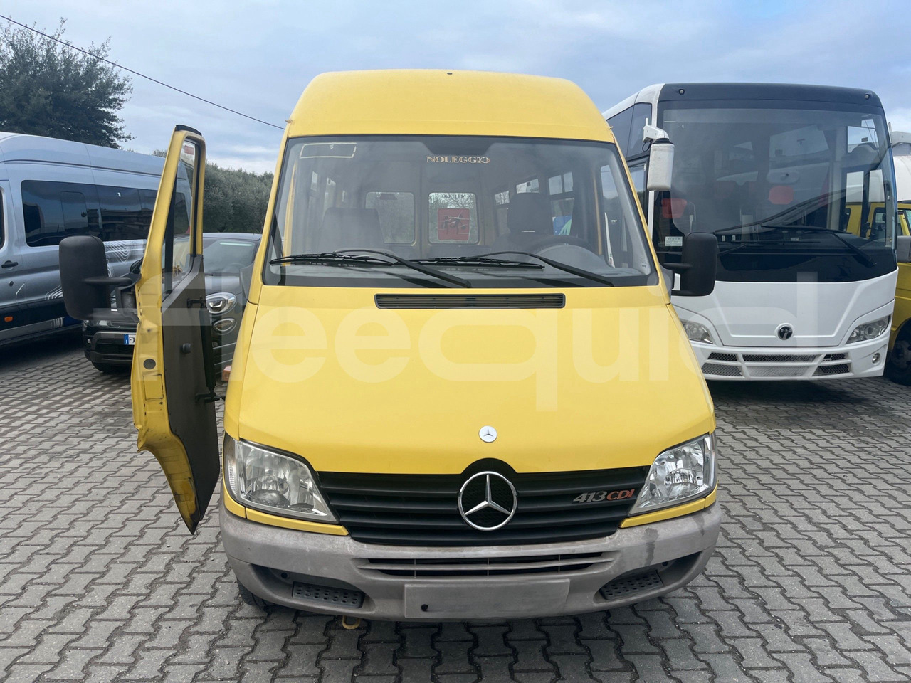 Mercedes-Benz Sprinter - Školski autobus: slika Mercedes-Benz Sprinter - Školski autobus Mercedes-Benz Sprinter - Školski autobus: slika Mercedes-Benz Sprinter - Školski autobus