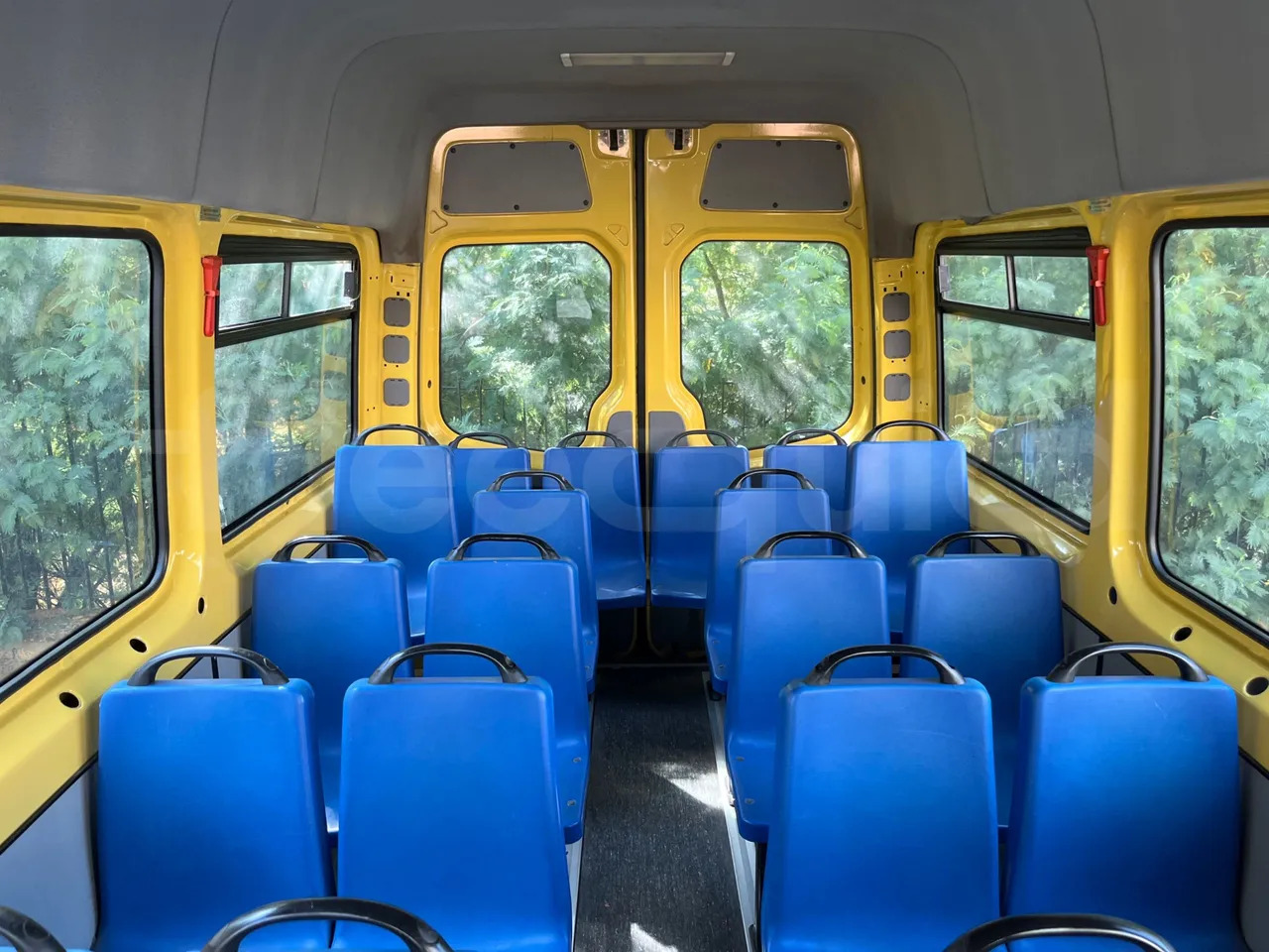 Školski autobus Mercedes-Benz Sprinter: slika Školski autobus Mercedes-Benz Sprinter