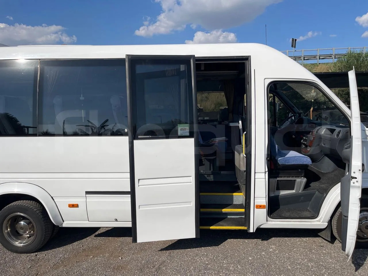 Prigradski autobus Mercedes-Benz Sprinter: slika Prigradski autobus Mercedes-Benz Sprinter Prigradski autobus Mercedes-Benz Sprinter: slika Prigradski autobus Mercedes-Benz Sprinter