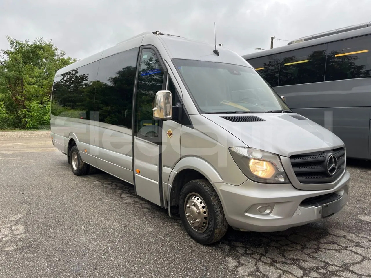 Mercedes-Benz Sprinter - Prigradski autobus: slika Mercedes-Benz Sprinter - Prigradski autobus Mercedes-Benz Sprinter - Prigradski autobus: slika Mercedes-Benz Sprinter - Prigradski autobus