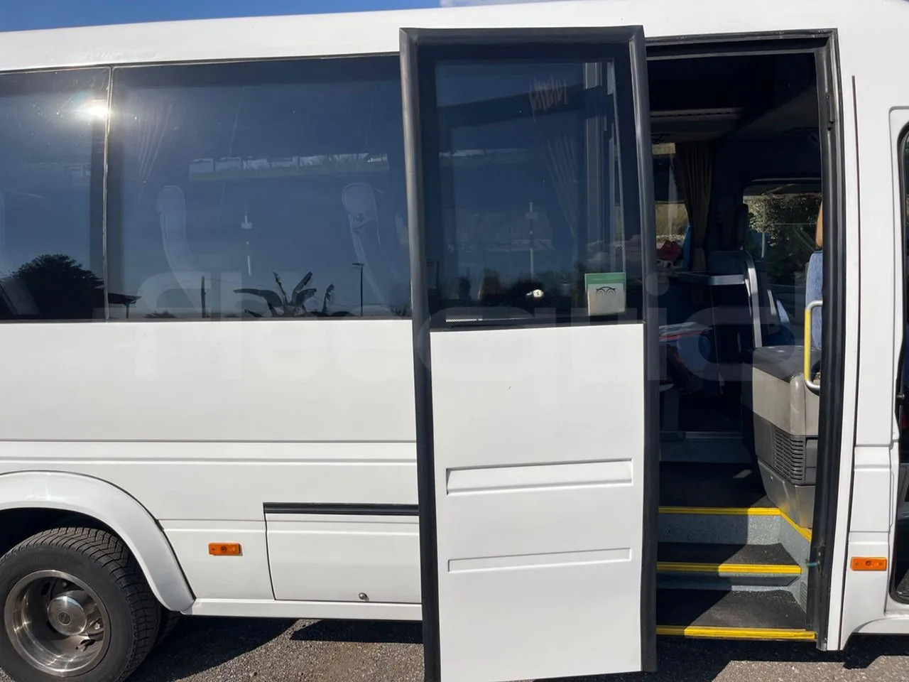 Prigradski autobus Mercedes-Benz Sprinter: slika Prigradski autobus Mercedes-Benz Sprinter Prigradski autobus Mercedes-Benz Sprinter: slika Prigradski autobus Mercedes-Benz Sprinter