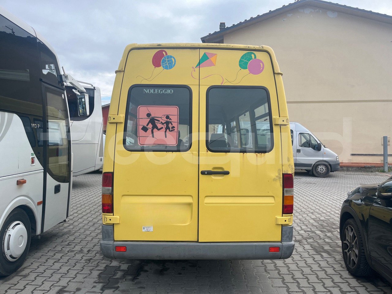 Mercedes-Benz Sprinter - Školski autobus: slika Mercedes-Benz Sprinter - Školski autobus Mercedes-Benz Sprinter - Školski autobus: slika Mercedes-Benz Sprinter - Školski autobus