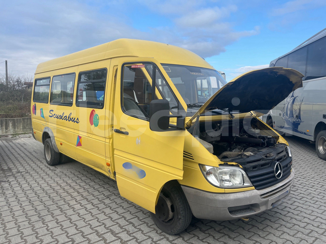 Mercedes-Benz Sprinter - Školski autobus: slika Mercedes-Benz Sprinter - Školski autobus Mercedes-Benz Sprinter - Školski autobus: slika Mercedes-Benz Sprinter - Školski autobus