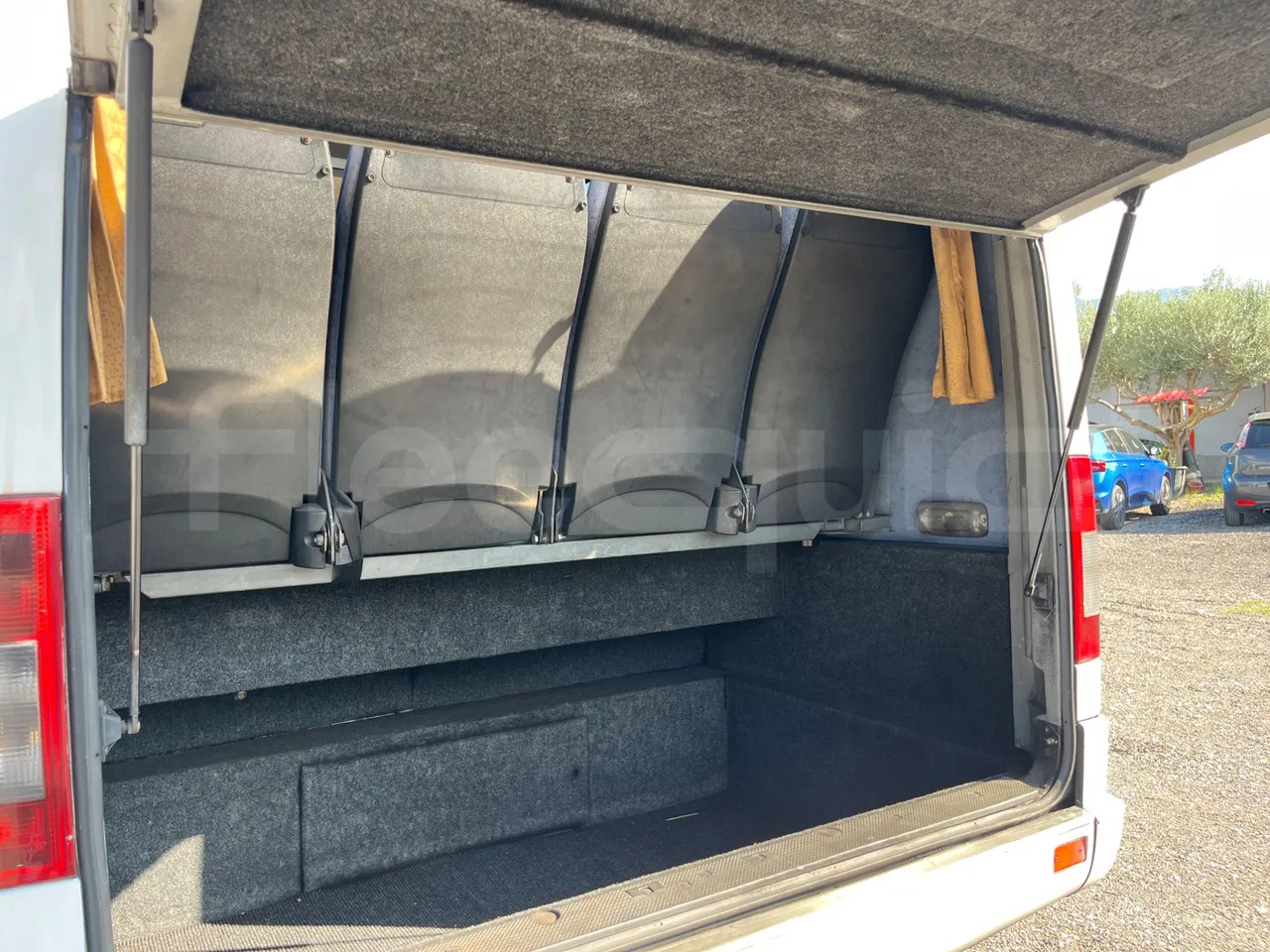 Prigradski autobus Mercedes-Benz Sprinter: slika Prigradski autobus Mercedes-Benz Sprinter Prigradski autobus Mercedes-Benz Sprinter: slika Prigradski autobus Mercedes-Benz Sprinter