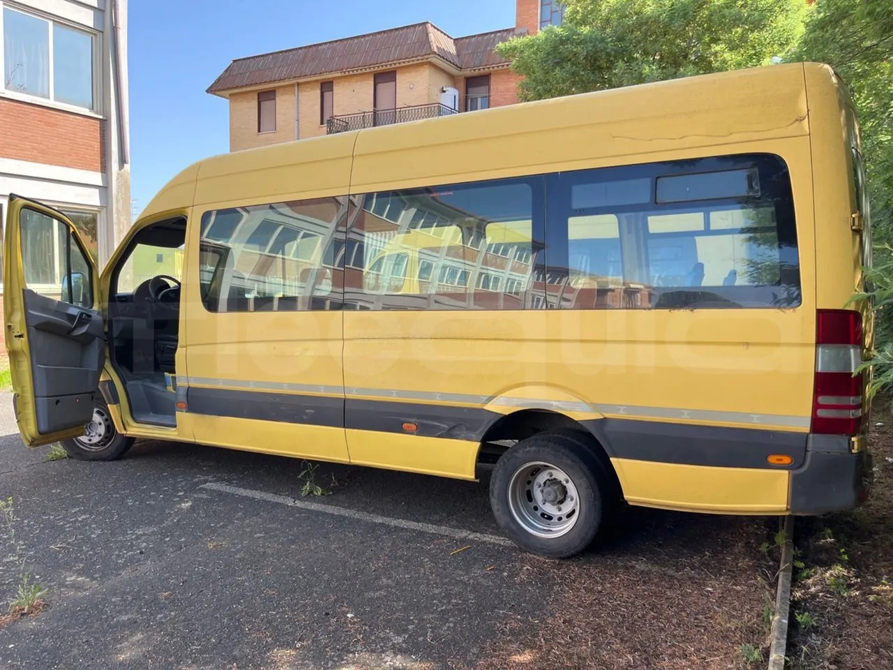 Školski autobus Mercedes-Benz Sprinter: slika Školski autobus Mercedes-Benz Sprinter