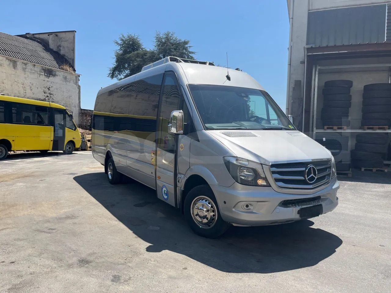 Mercedes-Benz Sprinter - Prigradski autobus: slika Mercedes-Benz Sprinter - Prigradski autobus Mercedes-Benz Sprinter - Prigradski autobus: slika Mercedes-Benz Sprinter - Prigradski autobus