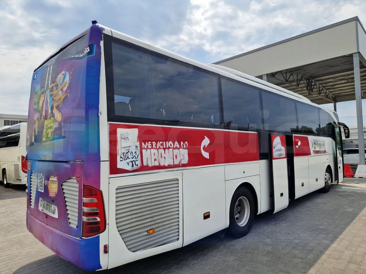 Turistički autobus Mercedes-Benz Tourismo: slika Turistički autobus Mercedes-Benz Tourismo