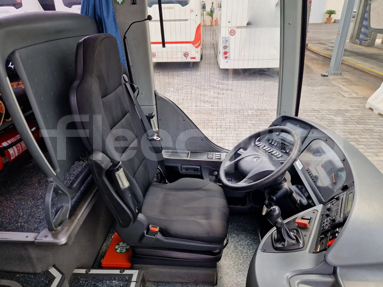 Turistički autobus Mercedes-Benz Tourismo: slika Turistički autobus Mercedes-Benz Tourismo