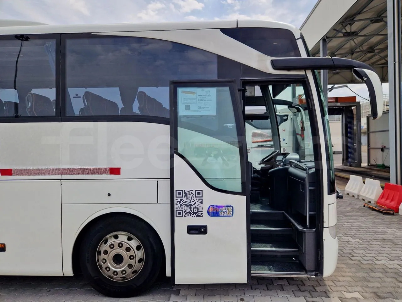 Turistički autobus Mercedes-Benz Tourismo: slika Turistički autobus Mercedes-Benz Tourismo