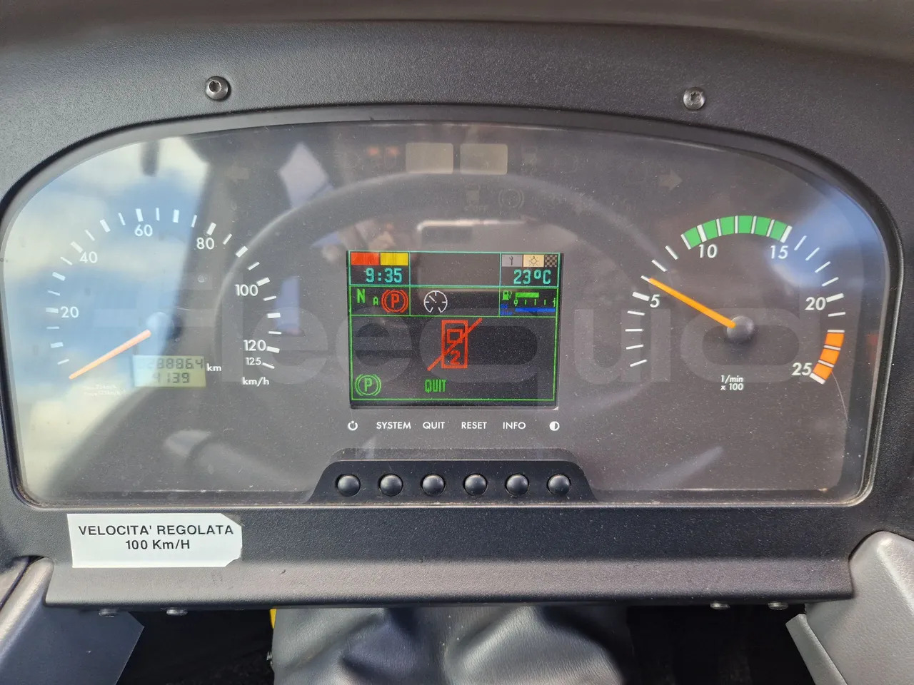 Mercedes-Benz Tourismo - Turistički autobus: slika Mercedes-Benz Tourismo - Turistički autobus Mercedes-Benz Tourismo - Turistički autobus: slika Mercedes-Benz Tourismo - Turistički autobus