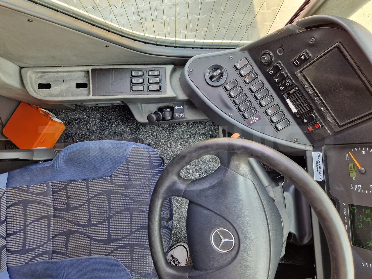 Turistički autobus Mercedes-Benz Tourismo: slika Turistički autobus Mercedes-Benz Tourismo