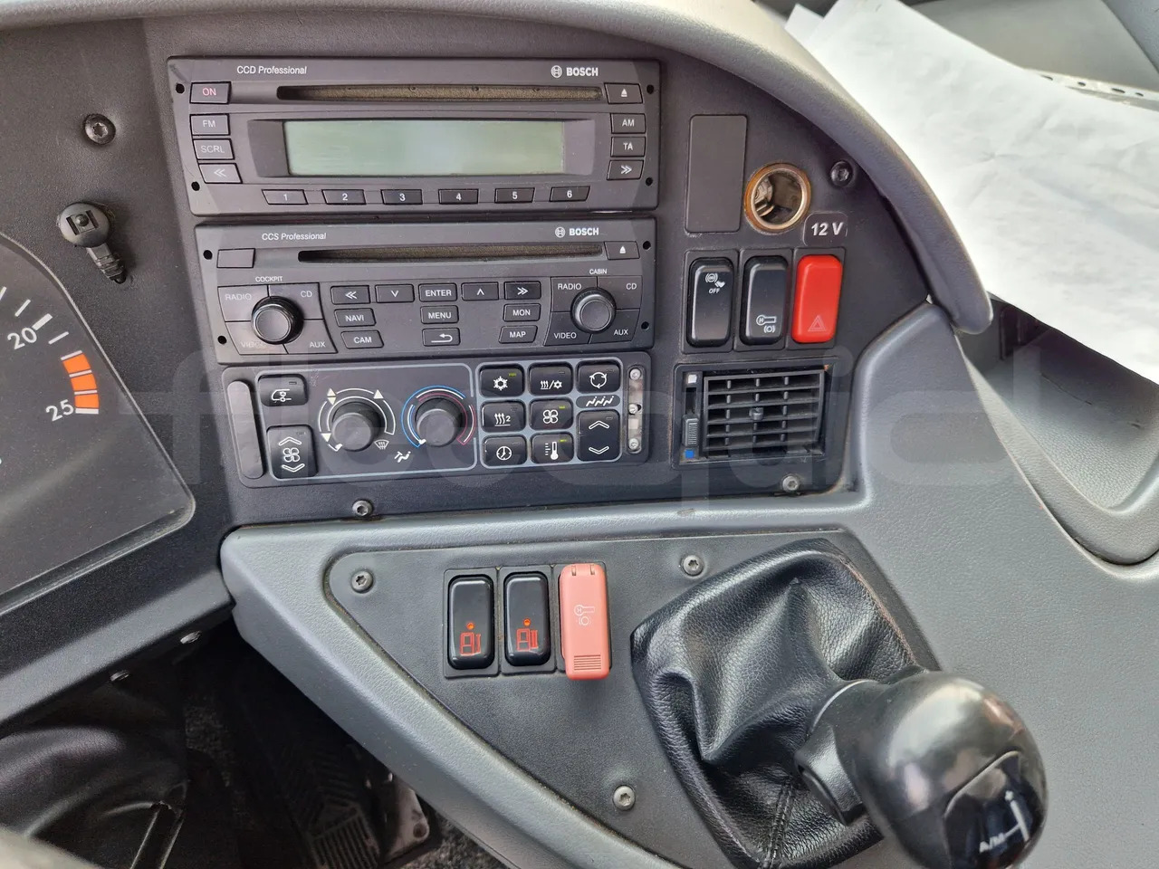 Turistički autobus Mercedes-Benz Tourismo: slika Turistički autobus Mercedes-Benz Tourismo