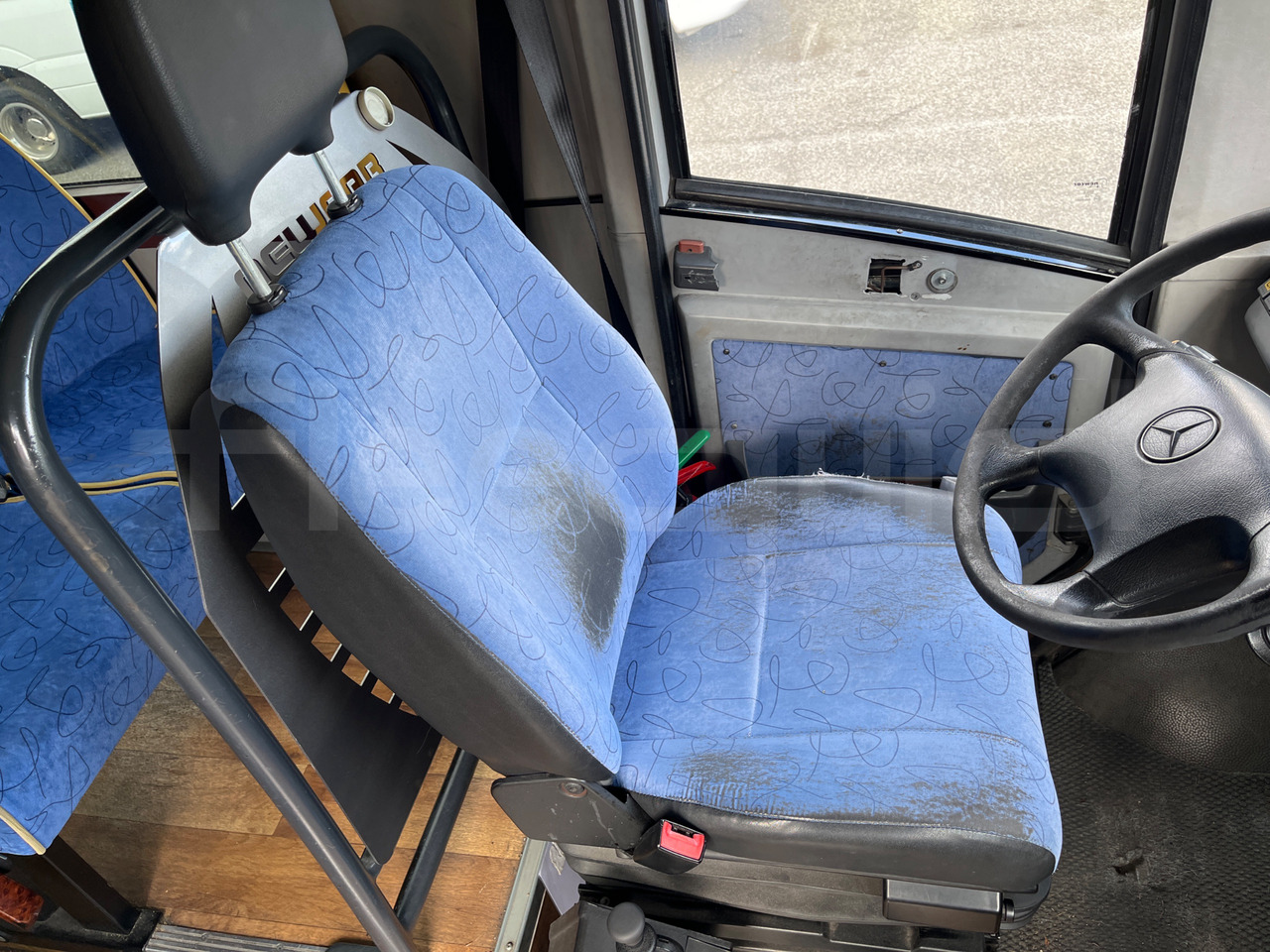 Turistički autobus Mercedes-Benz Vario: slika Turistički autobus Mercedes-Benz Vario