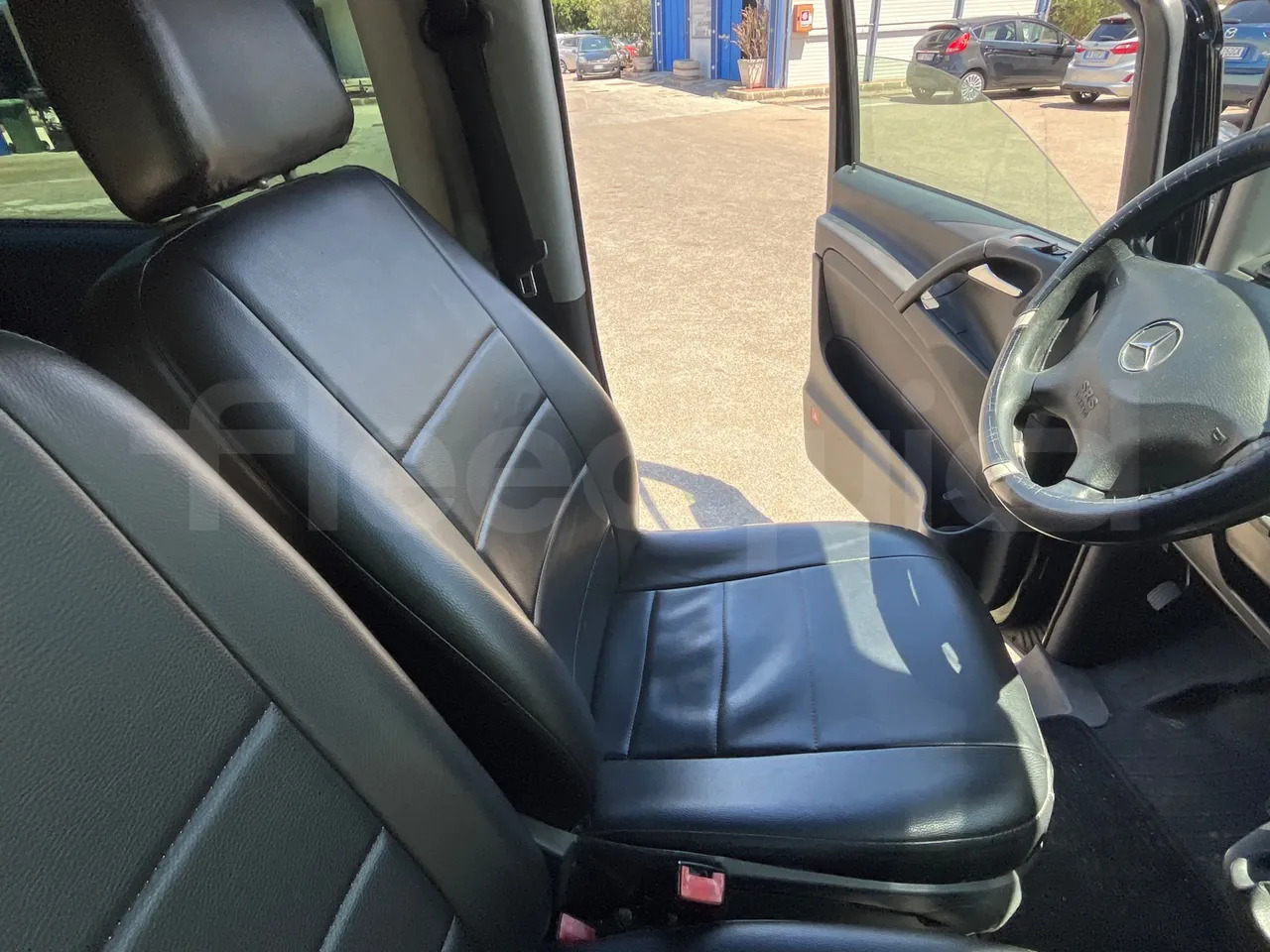 Minibus, Putnički kombi Mercedes-Benz Vito: slika Minibus, Putnički kombi Mercedes-Benz Vito