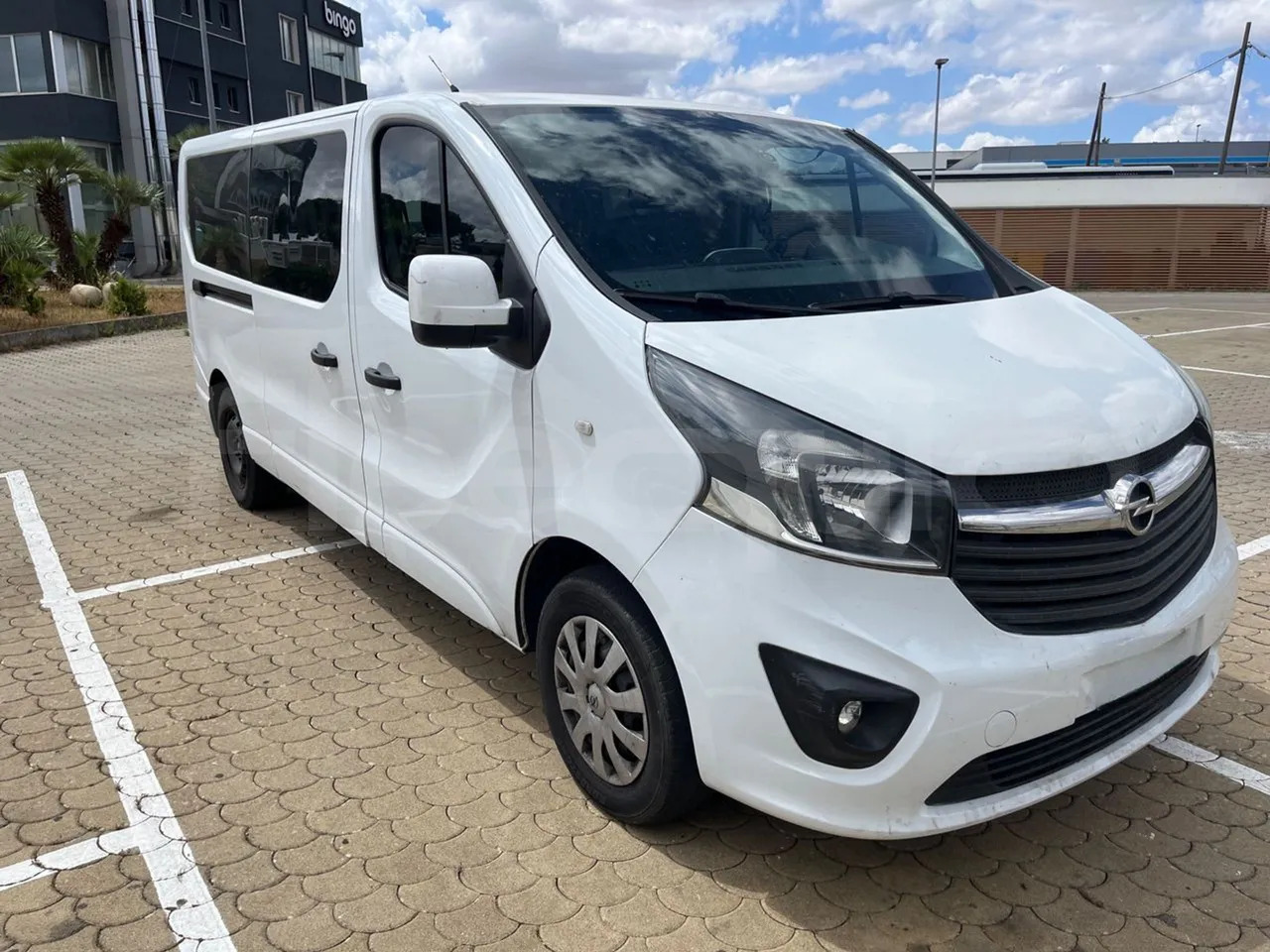 Opel Vivaro - B - Minibus, Putnički kombi: slika  Opel Vivaro - B - Minibus, Putnički kombi Opel Vivaro - B - Minibus, Putnički kombi: slika  Opel Vivaro - B - Minibus, Putnički kombi