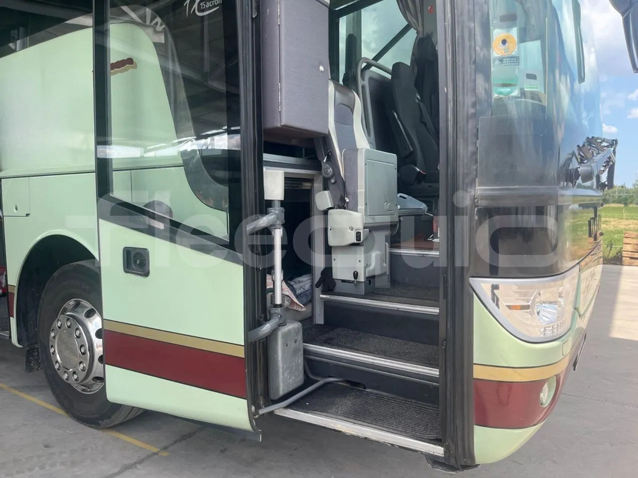 Turistički autobus Van Hool Acron: slika Turistički autobus Van Hool Acron