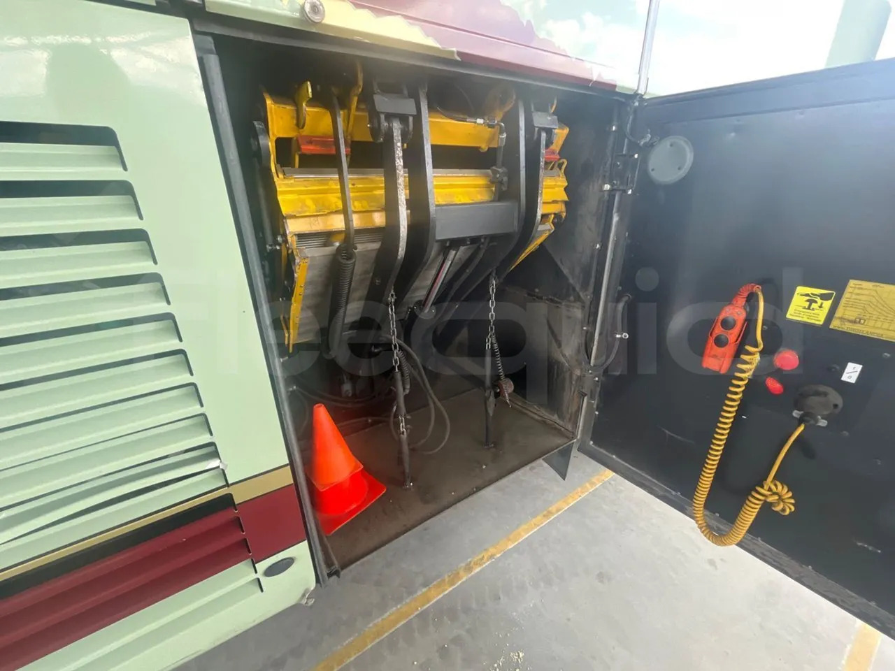 Turistički autobus Van Hool Acron: slika Turistički autobus Van Hool Acron