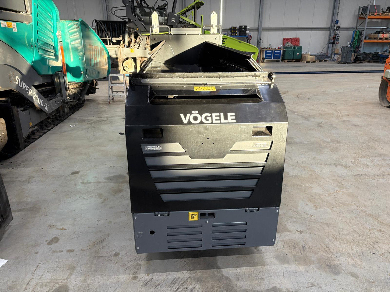 VÖGELE MINI 500 - Finišer za asfalt: slika VÖGELE MINI 500 - Finišer za asfalt VÖGELE MINI 500 - Finišer za asfalt: slika VÖGELE MINI 500 - Finišer za asfalt