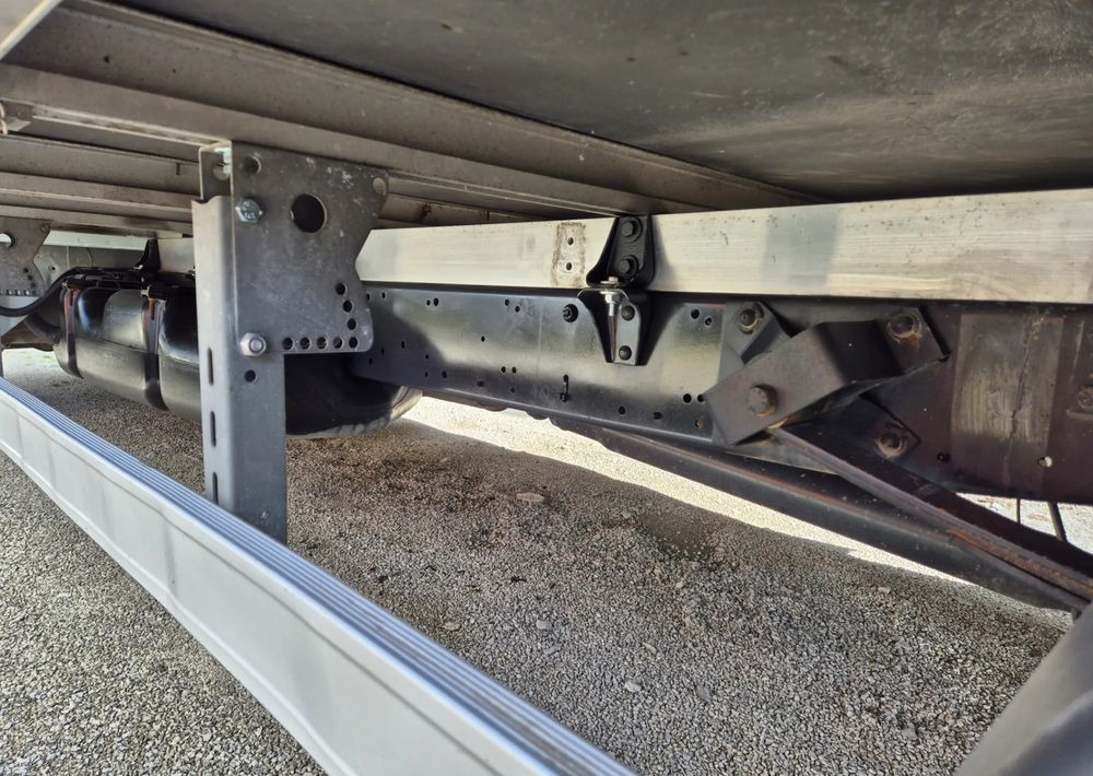 Iveco 35C15 3.0 - Dostavno vozilo s ravnom platformom: slika Iveco 35C15 3.0 - Dostavno vozilo s ravnom platformom Iveco 35C15 3.0 - Dostavno vozilo s ravnom platformom: slika Iveco 35C15 3.0 - Dostavno vozilo s ravnom platformom