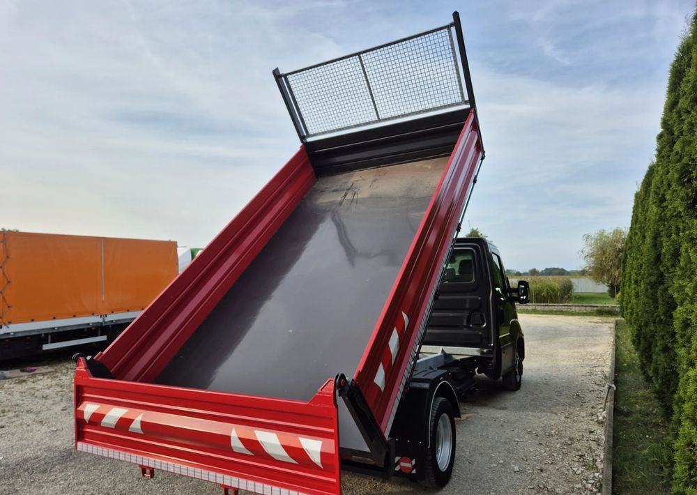 Iveco 35C18 3.0 180KM - Mali kamion kiper: slika Iveco 35C18 3.0 180KM - Mali kamion kiper Iveco 35C18 3.0 180KM - Mali kamion kiper: slika Iveco 35C18 3.0 180KM - Mali kamion kiper