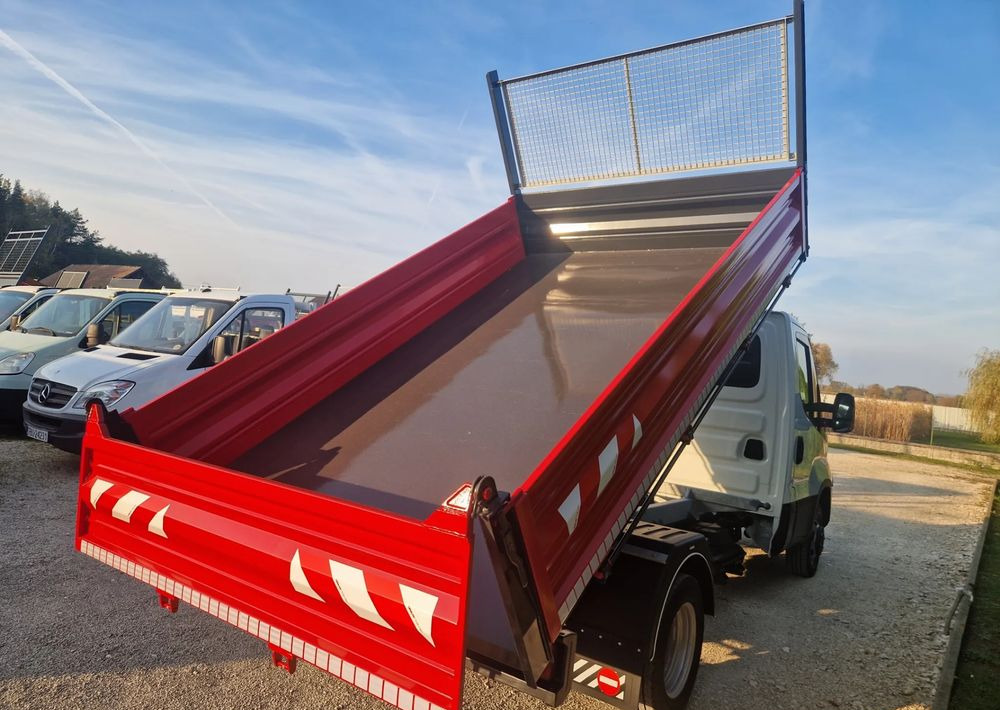 Iveco 35c15 3.0 - Mali kamion kiper: slika Iveco 35c15 3.0 - Mali kamion kiper Iveco 35c15 3.0 - Mali kamion kiper: slika Iveco 35c15 3.0 - Mali kamion kiper