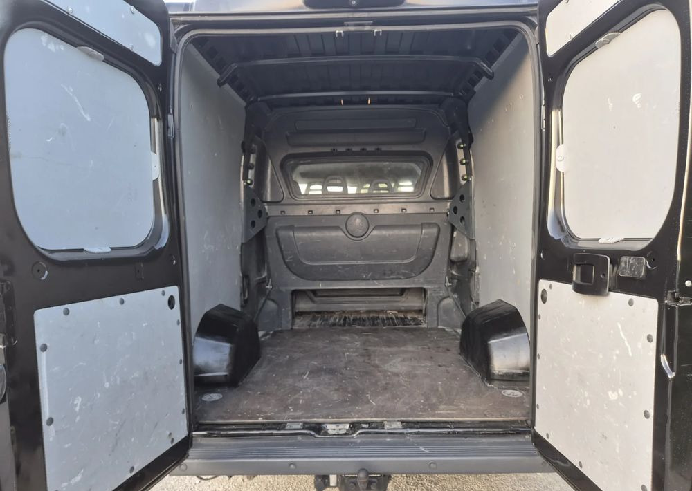 Peugeot Boxer 2.2 130KM Dubel kabina - Furgon: slika Peugeot Boxer 2.2 130KM Dubel kabina - Furgon Peugeot Boxer 2.2 130KM Dubel kabina - Furgon: slika Peugeot Boxer 2.2 130KM Dubel kabina - Furgon