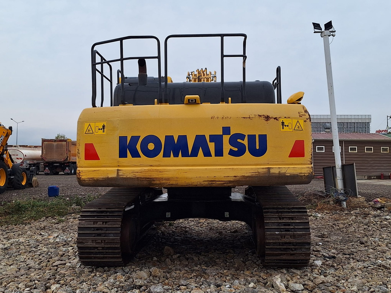 KOMATSU PC 350 LC - 8MO - Bager gusjeničar: slika KOMATSU PC 350 LC - 8MO - Bager gusjeničar KOMATSU PC 350 LC - 8MO - Bager gusjeničar: slika KOMATSU PC 350 LC - 8MO - Bager gusjeničar