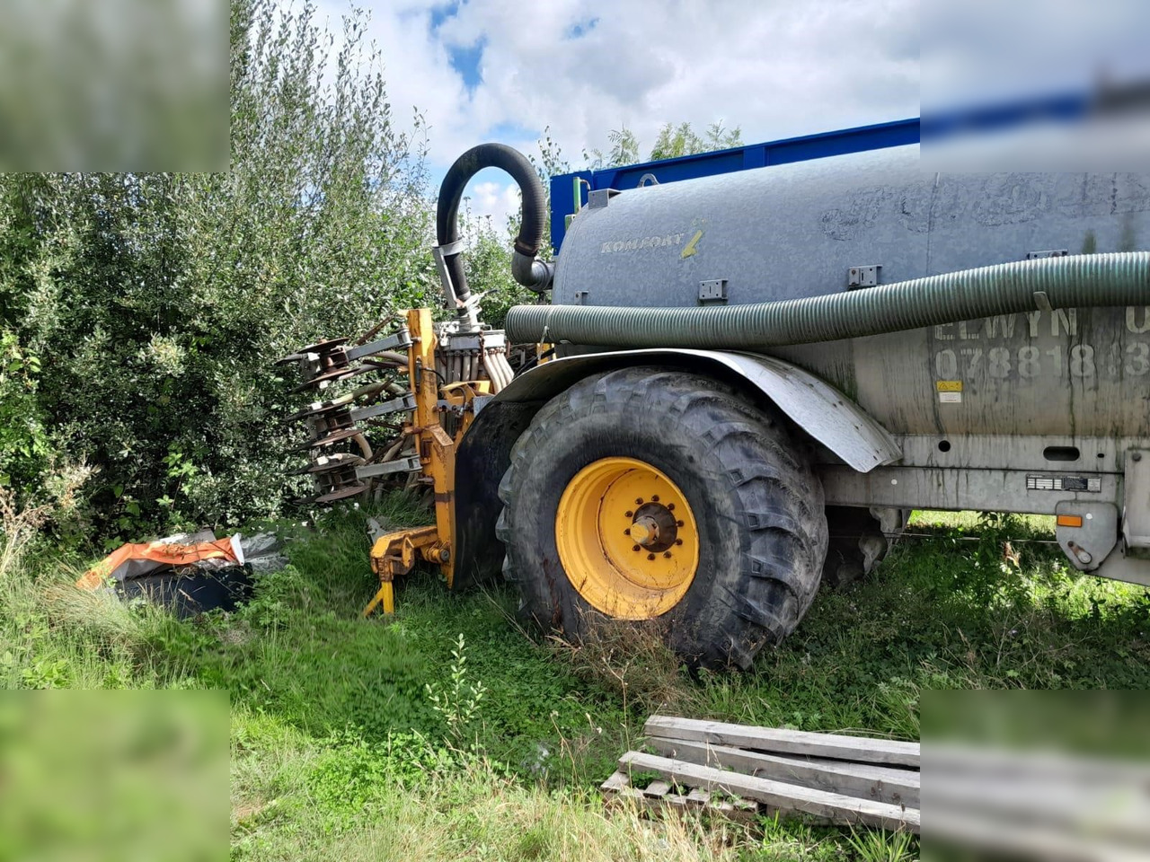 2006 JOSKIN KOMFORT 2 10000S - Cisterna za gnojnicu: slika 2006 JOSKIN KOMFORT 2 10000S - Cisterna za gnojnicu 2006 JOSKIN KOMFORT 2 10000S - Cisterna za gnojnicu: slika 2006 JOSKIN KOMFORT 2 10000S - Cisterna za gnojnicu