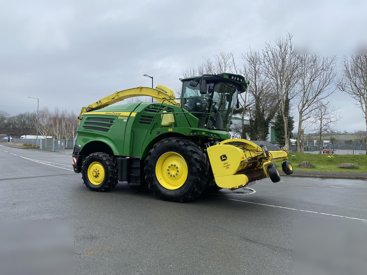 2020 JOHN DEERE 8600 - Silažni kombajn: slika  2020 JOHN DEERE 8600 - Silažni kombajn 2020 JOHN DEERE 8600 - Silažni kombajn: slika  2020 JOHN DEERE 8600 - Silažni kombajn