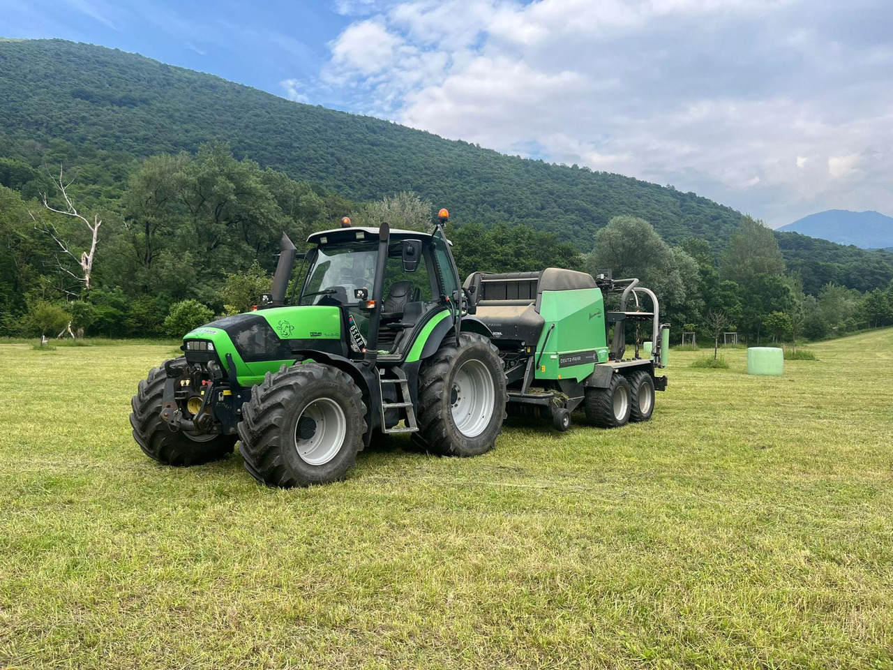 Deutz-Fahr Varimaster 560 - Rolo balirka: slika Deutz-Fahr Varimaster 560 - Rolo balirka Deutz-Fahr Varimaster 560 - Rolo balirka: slika Deutz-Fahr Varimaster 560 - Rolo balirka