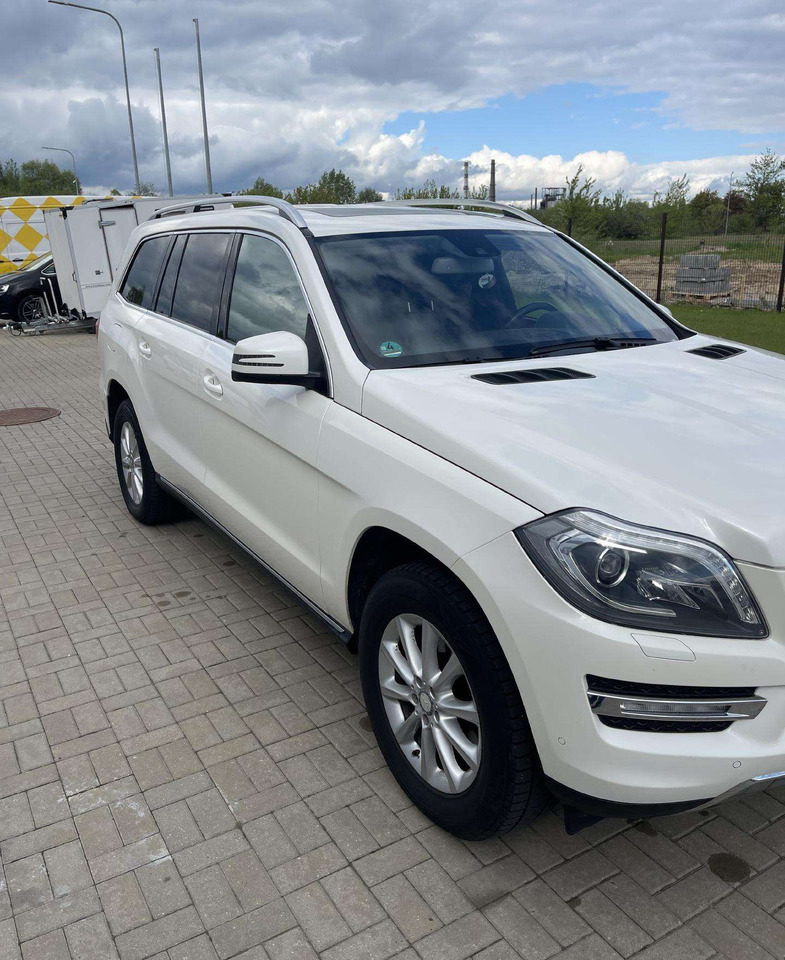 Mercedes-Benz GL350 - SUV: slika  Mercedes-Benz GL350 - SUV Mercedes-Benz GL350 - SUV: slika  Mercedes-Benz GL350 - SUV