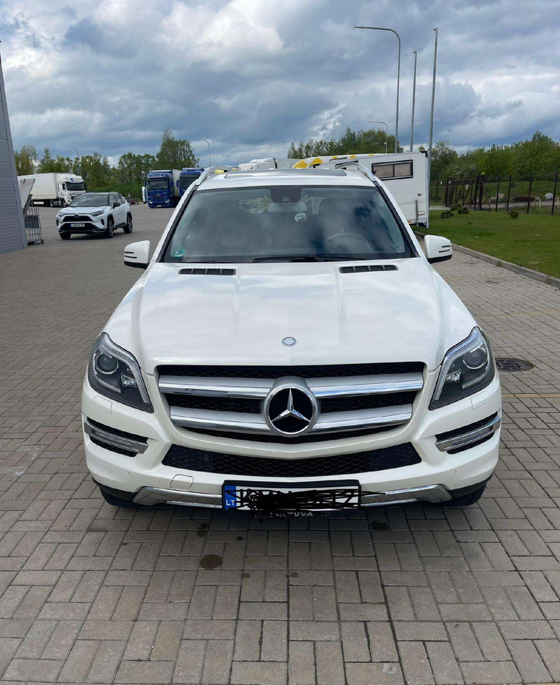 Mercedes-Benz GL350 - SUV: slika  Mercedes-Benz GL350 - SUV Mercedes-Benz GL350 - SUV: slika  Mercedes-Benz GL350 - SUV