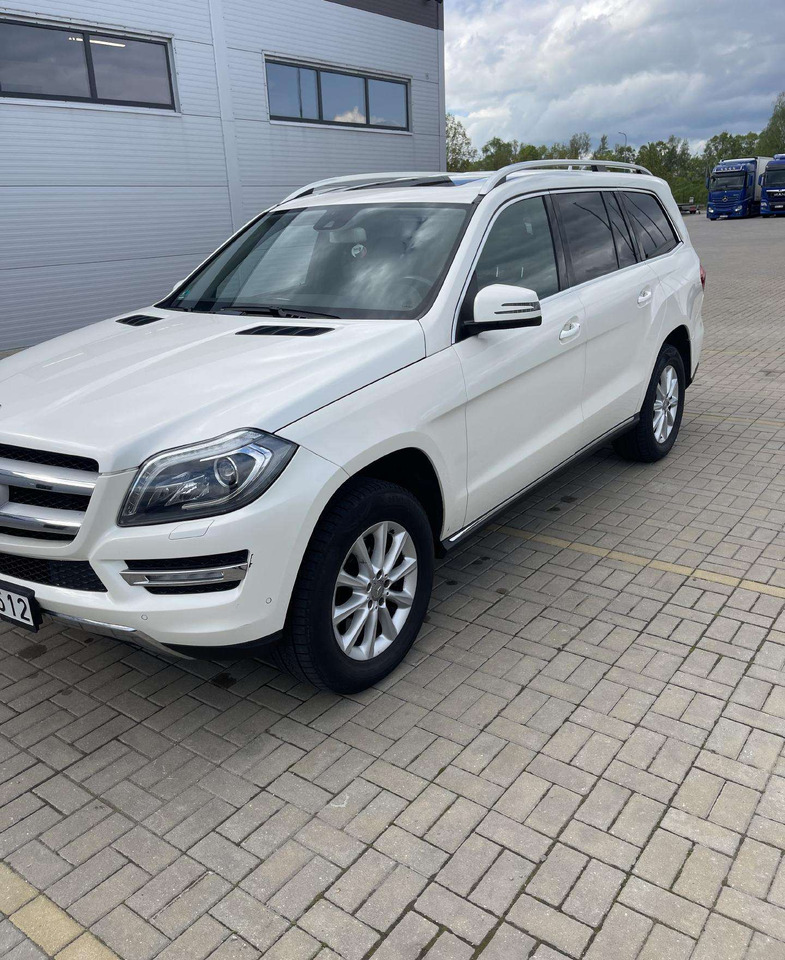 Mercedes-Benz GL350 - SUV: slika Mercedes-Benz GL350 - SUV Mercedes-Benz GL350 - SUV: slika Mercedes-Benz GL350 - SUV