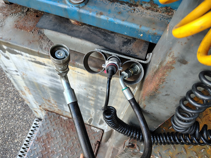 Terberg Yt180 - Terminalni traktor: slika Terberg Yt180 - Terminalni traktor Terberg Yt180 - Terminalni traktor: slika Terberg Yt180 - Terminalni traktor