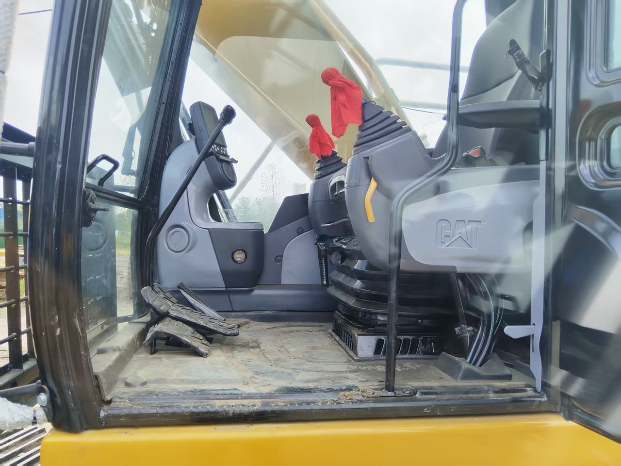 CATERPILLAR 330DL good condition 2024 30 ton excavator for sale - Bager gusjeničar: slika CATERPILLAR 330DL good condition 2024 30 ton excavator for sale - Bager gusjeničar CATERPILLAR 330DL good condition 2024 30 ton excavator for sale - Bager gusjeničar: slika CATERPILLAR 330DL good condition 2024 30 ton excavator for sale - Bager gusjeničar