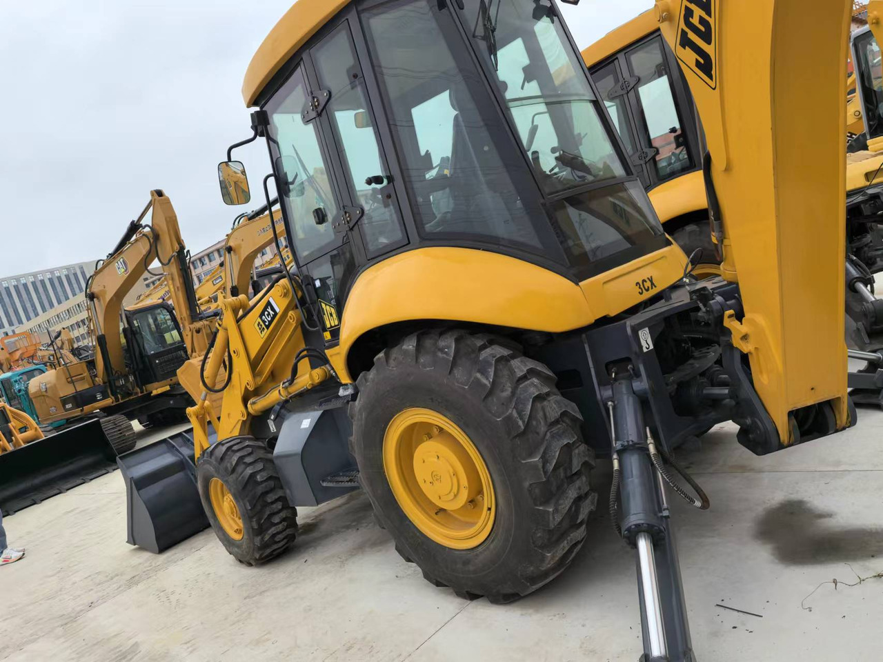 JCB 3CX backhoe loader TLB versatile machine multiple attachment options - Rovokopač-utovarivač: slika JCB 3CX backhoe loader TLB versatile machine multiple attachment options - Rovokopač-utovarivač JCB 3CX backhoe loader TLB versatile machine multiple attachment options - Rovokopač-utovarivač: slika JCB 3CX backhoe loader TLB versatile machine multiple attachment options - Rovokopač-utovarivač