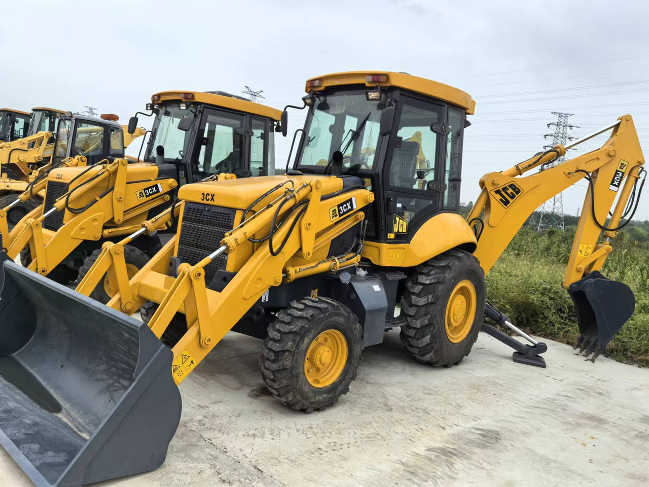 JCB 3CX backhoe loader TLB versatile machine multiple attachment options - Rovokopač-utovarivač: slika JCB 3CX backhoe loader TLB versatile machine multiple attachment options - Rovokopač-utovarivač JCB 3CX backhoe loader TLB versatile machine multiple attachment options - Rovokopač-utovarivač: slika JCB 3CX backhoe loader TLB versatile machine multiple attachment options - Rovokopač-utovarivač