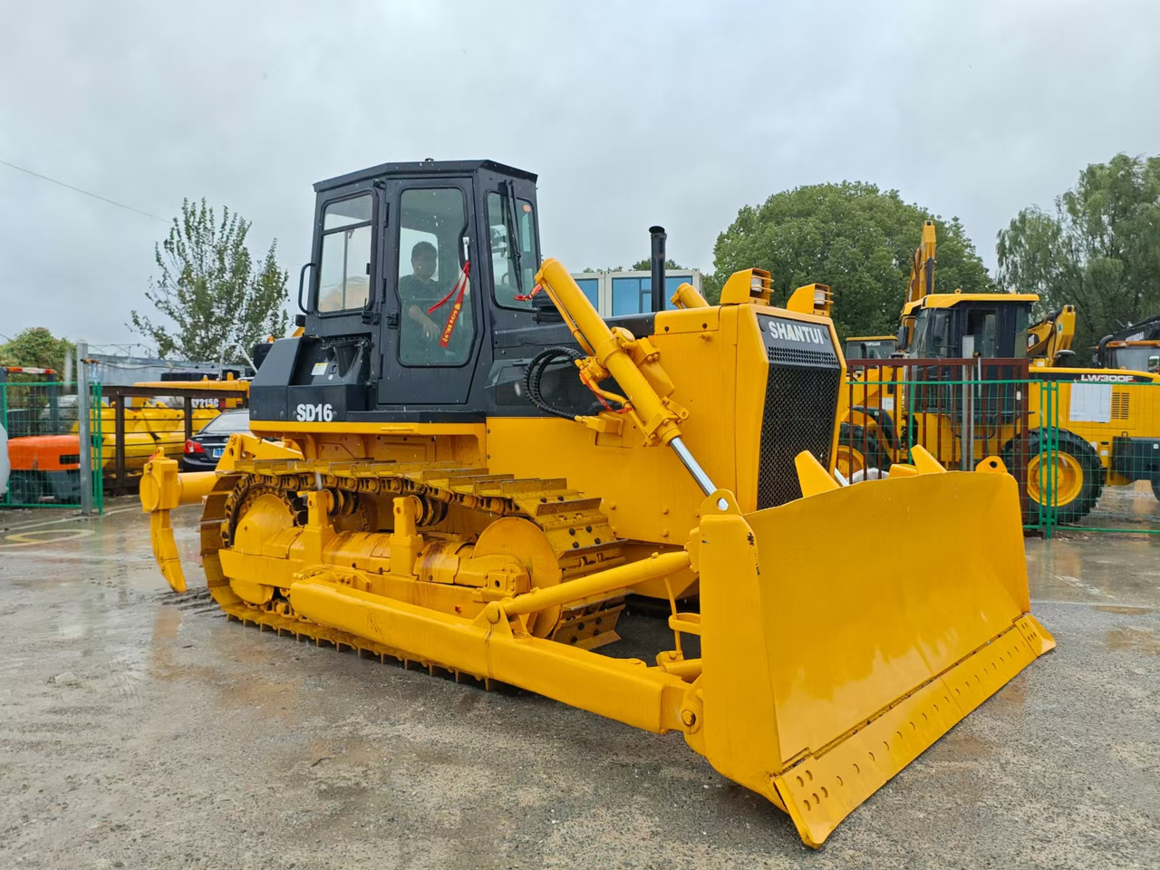 SHANTUI sd16 bullldozer made in china low price for sale - Buldožer: slika SHANTUI sd16 bullldozer made in china low price for sale - Buldožer SHANTUI sd16 bullldozer made in china low price for sale - Buldožer: slika SHANTUI sd16 bullldozer made in china low price for sale - Buldožer