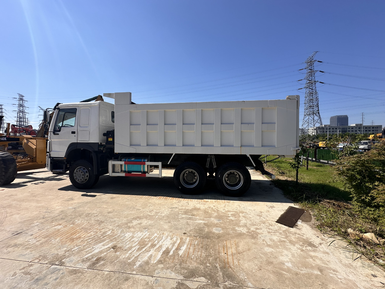 SINOTRUK howo 371 6x4 dump truck - Istovarivač: slika SINOTRUK howo 371 6x4 dump truck - Istovarivač SINOTRUK howo 371 6x4 dump truck - Istovarivač: slika SINOTRUK howo 371 6x4 dump truck - Istovarivač