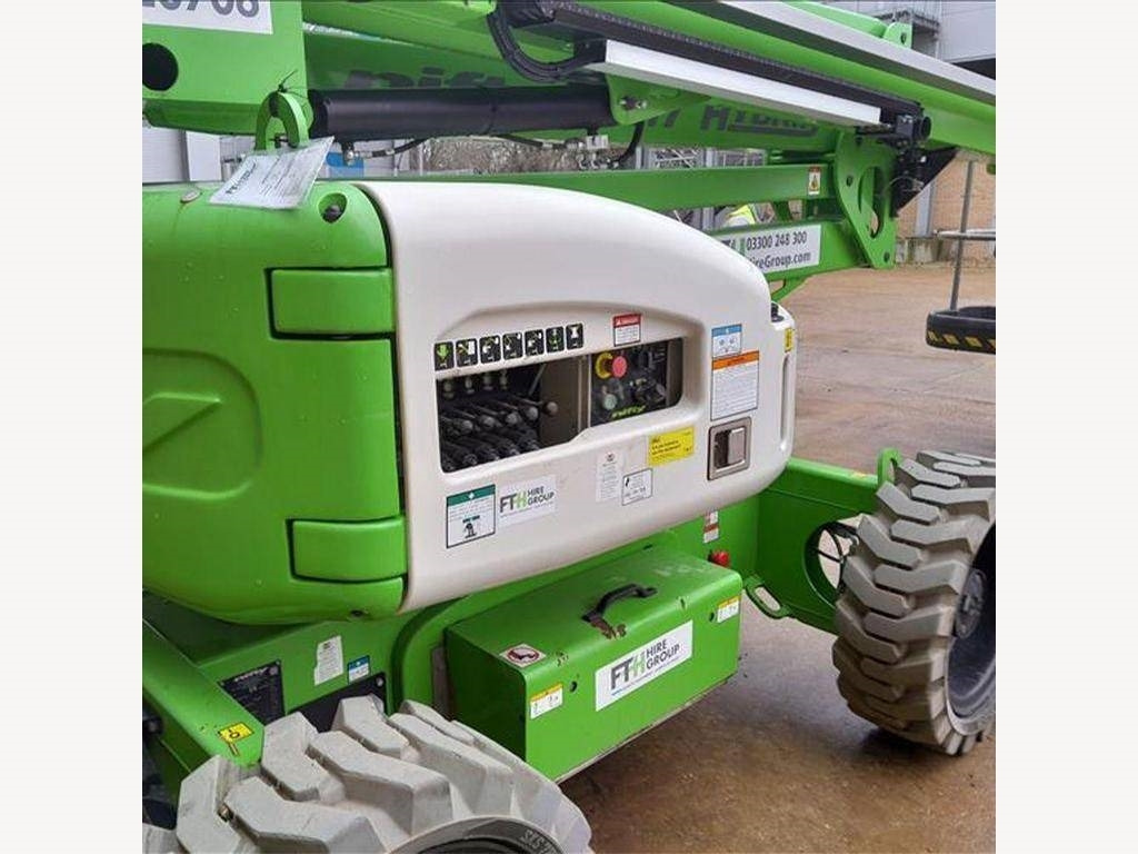 Niftylift HR 17 - Zglobni krak: slika Niftylift HR 17 - Zglobni krak Niftylift HR 17 - Zglobni krak: slika Niftylift HR 17 - Zglobni krak