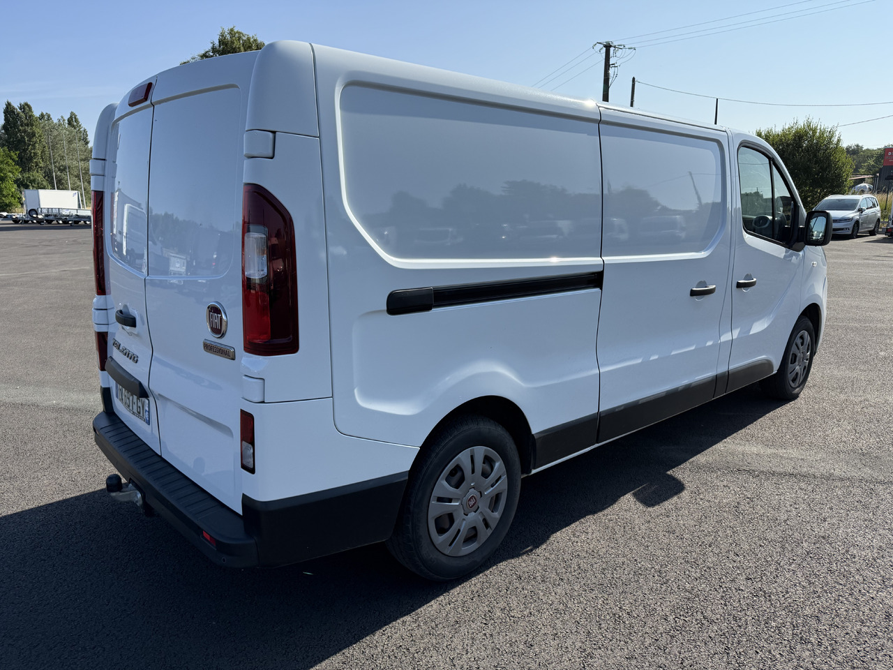 FIAT TALENTO 1T3 LH1 2.0MULTIJET120 PRO LOUNGE + ATTELAGE ET KIT BOIS COMPLET - Furgon: slika FIAT TALENTO 1T3 LH1 2.0MULTIJET120 PRO LOUNGE + ATTELAGE ET KIT BOIS COMPLET - Furgon FIAT TALENTO 1T3 LH1 2.0MULTIJET120 PRO LOUNGE + ATTELAGE ET KIT BOIS COMPLET - Furgon: slika FIAT TALENTO 1T3 LH1 2.0MULTIJET120 PRO LOUNGE + ATTELAGE ET KIT BOIS COMPLET - Furgon