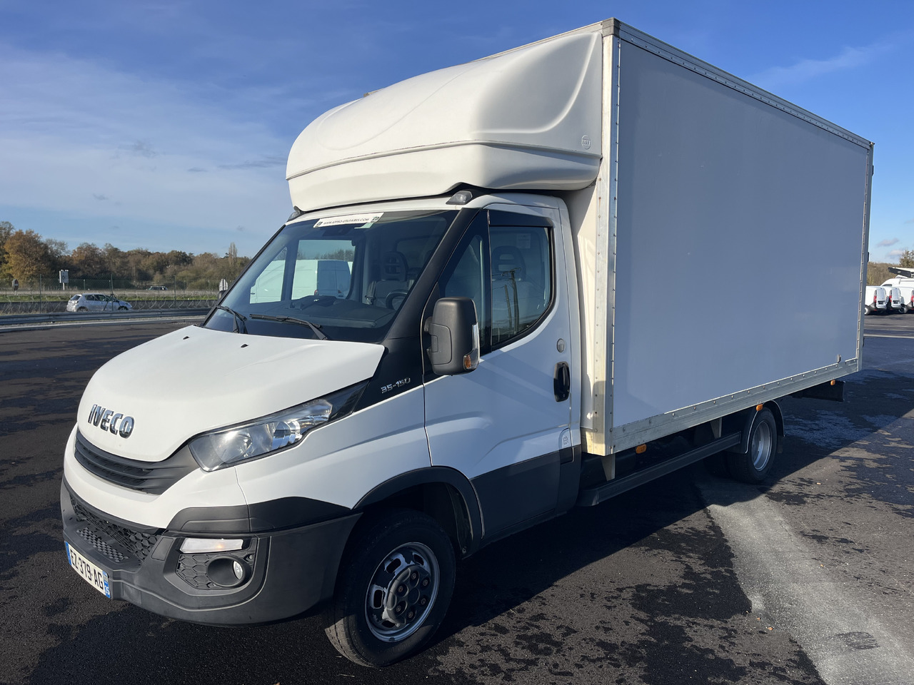 IVECO DAILY - Dostavno vozilo sa zatvorenim sandukom: slika IVECO DAILY - Dostavno vozilo sa zatvorenim sandukom IVECO DAILY - Dostavno vozilo sa zatvorenim sandukom: slika IVECO DAILY - Dostavno vozilo sa zatvorenim sandukom